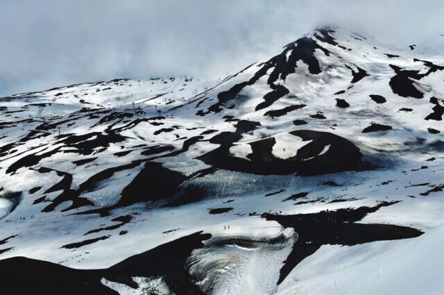Etna innevato in Sicilia nel periodo invernale