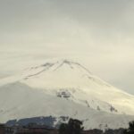 Etna innevato in inverno in Sicilia